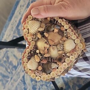 Vintage  Seashell  Box, SOUVENIR  style.Handmade Exc.cond.!
